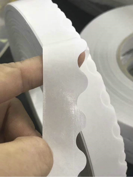 Nastro in pizzo biadesivo